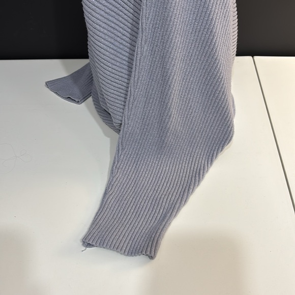 Fashion Sweater - Picture 4 of 9